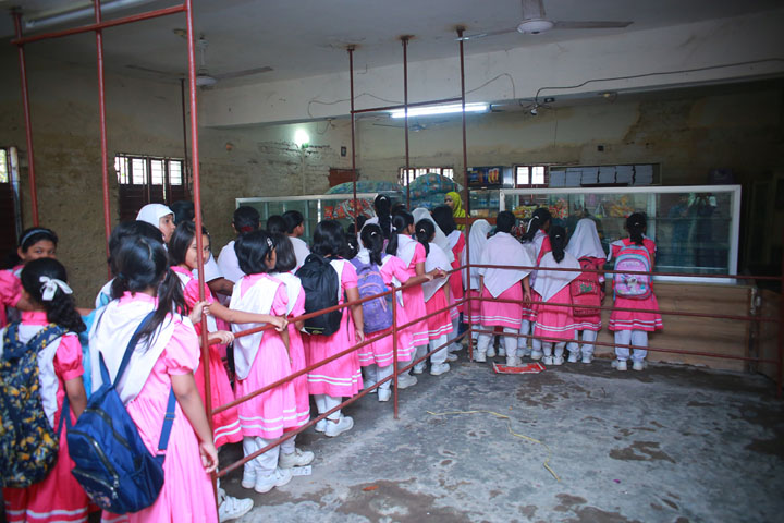 বিদ্যালয়ের ক্যান্টিন