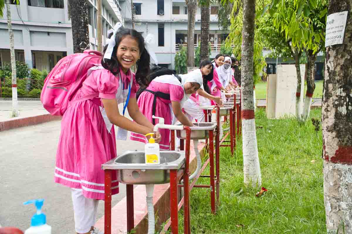 করোনা মহামারীর জন্য হাত স্যানিটেশন ব্যবস্থা